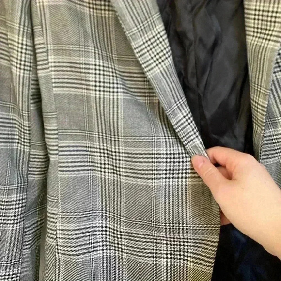 H&M Open Front Plaid Gray Blazer - Picture 4 of 5